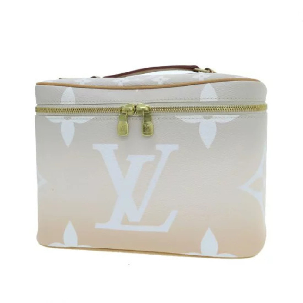 Louis Vuitton By the Pool Giant Nice